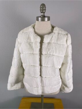 Calvin Klein White Faux Fur Teddy Jacket Size Medium